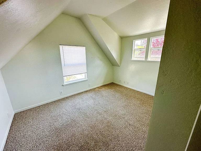 2750 Meadow Creek Way — Photo 12