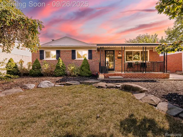 360 Van Sull St, Westland, MI 48185