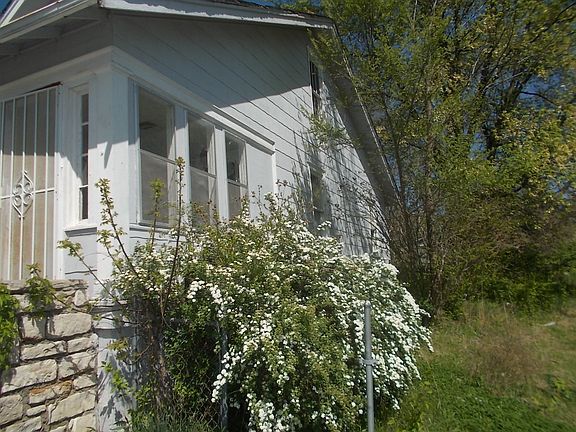 3rd image of 3915 Mersington Ave