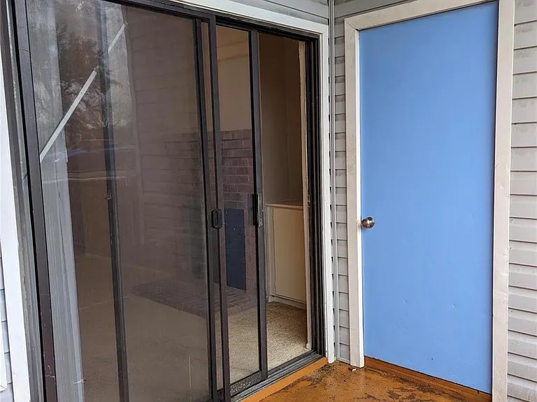 2405 W Slaughter Ln #B — Photo 11