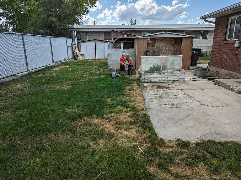 1089 W 300 N — Photo 22