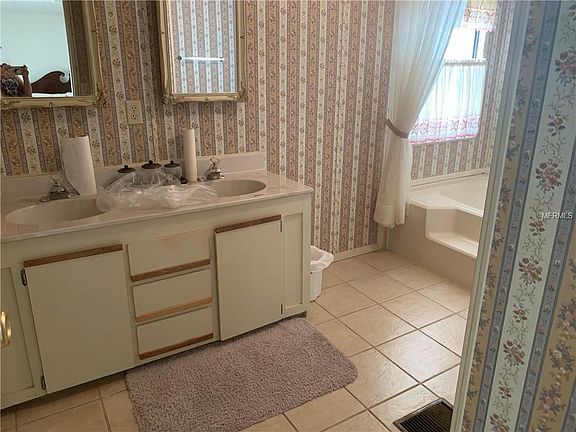 4th image of 4080 Rolling Oaks Dr