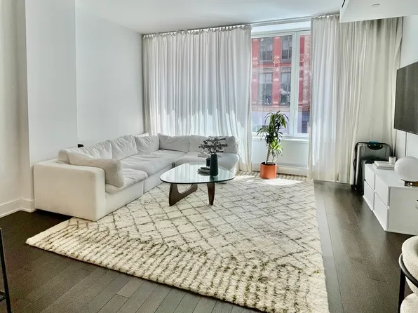 5 Franklin Place image 1 of 17