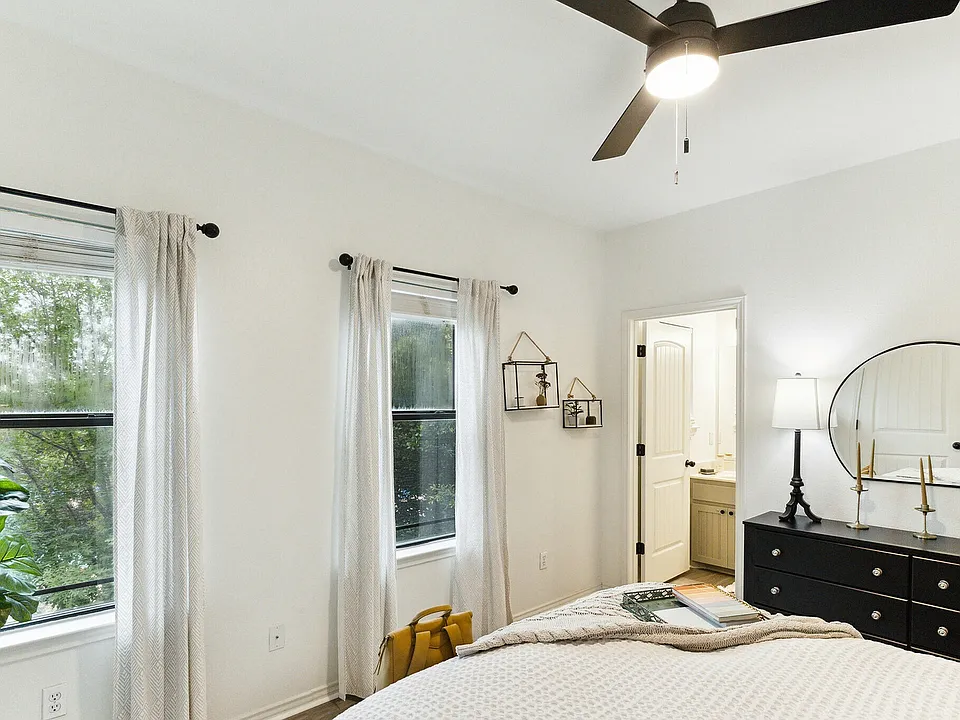 Bedroom 3 - Photo facing Window