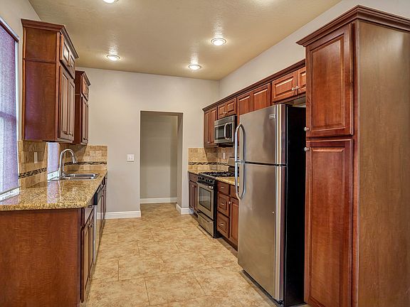 5th image of 240 E Truman Avenue # First Floor