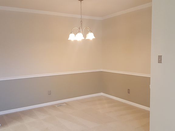 Nice dining room fresh paint