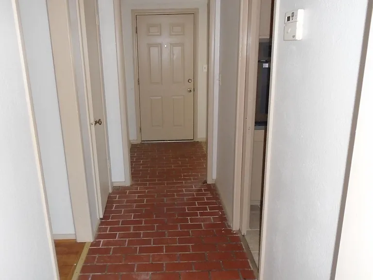 3600 N Prospect Ave — Photo 5