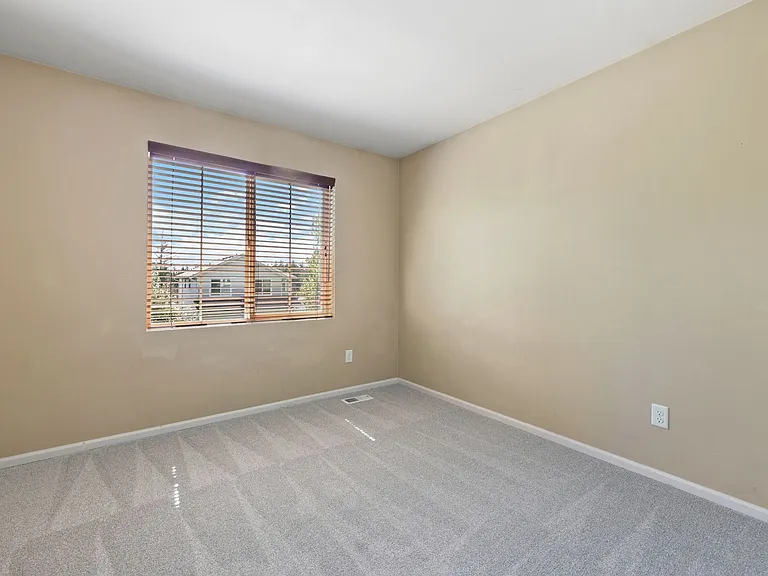 1094 Ebbets Dr SW — Photo 25
