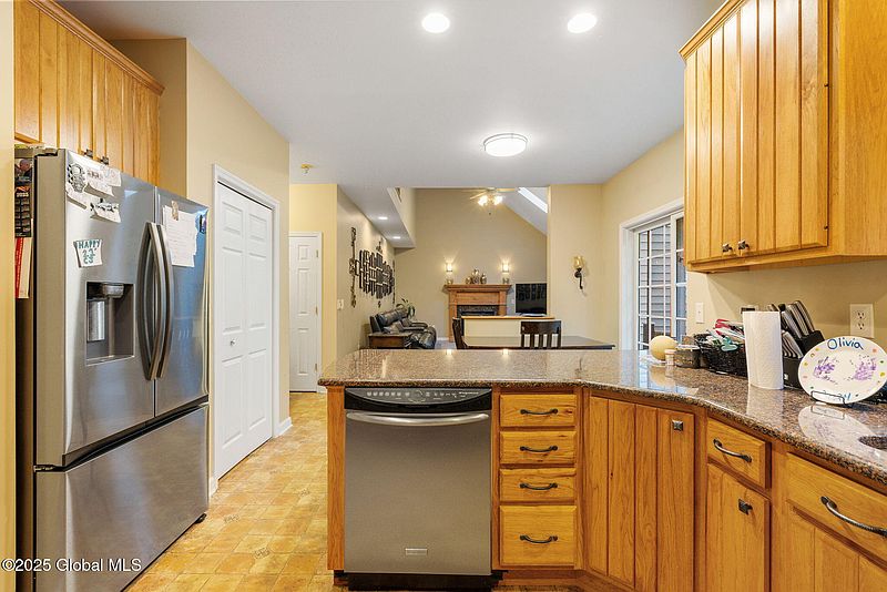 5th image of 79a Southbury Road