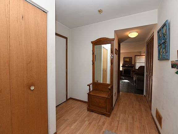 3rd image of 378 Donin Dr