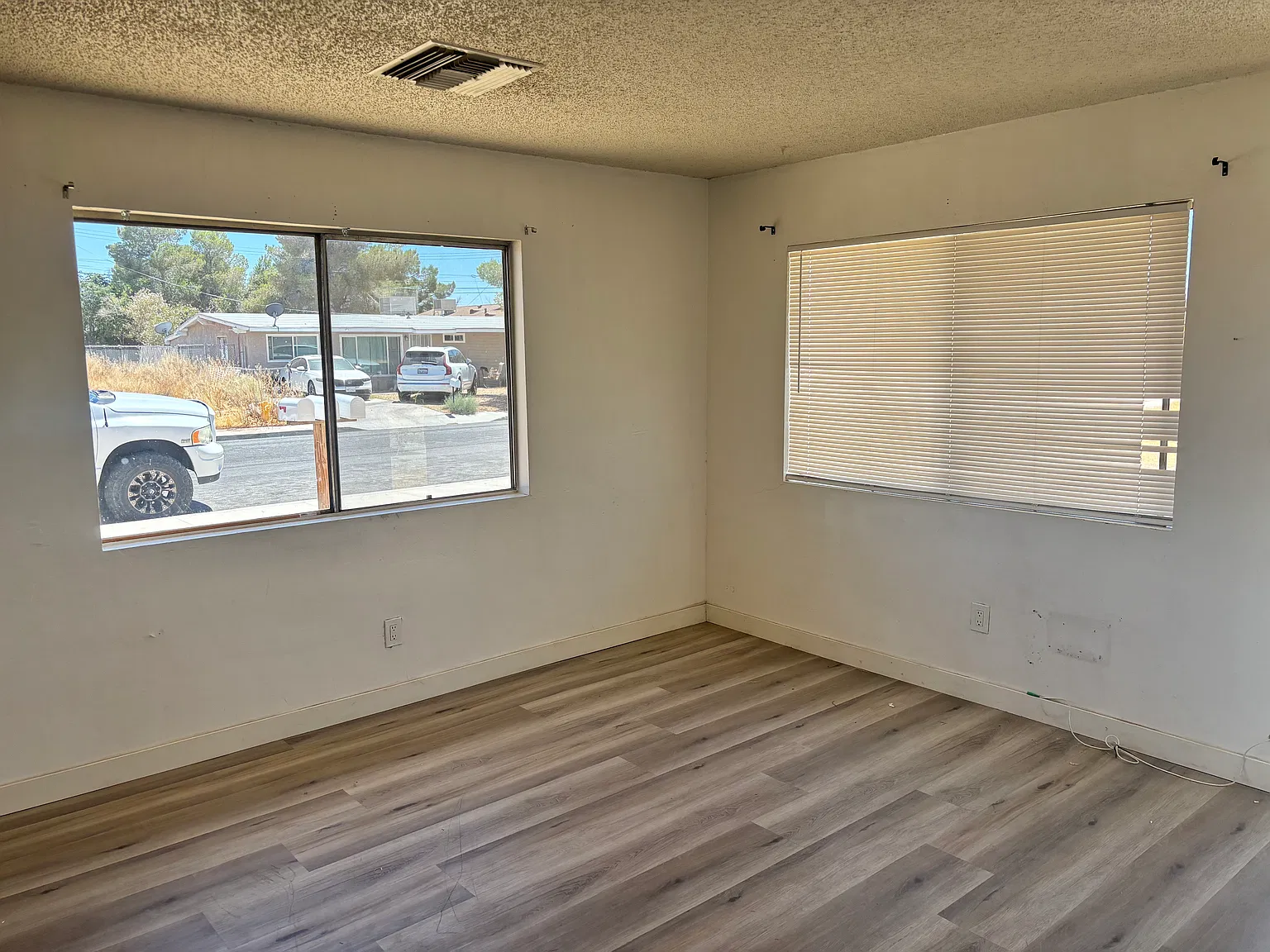 2 bed, 721 sqft, $1,050 — Photo 2