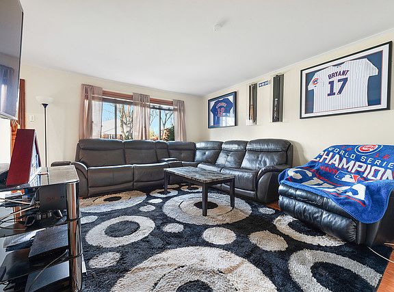 2nd image of 4109 Stillwell Pl