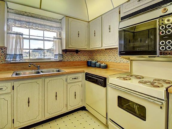 5th image of 5073 Lakefront Blvd APT A