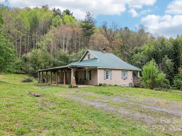 1064 Water Wheel Cv, Clyde, NC 28721