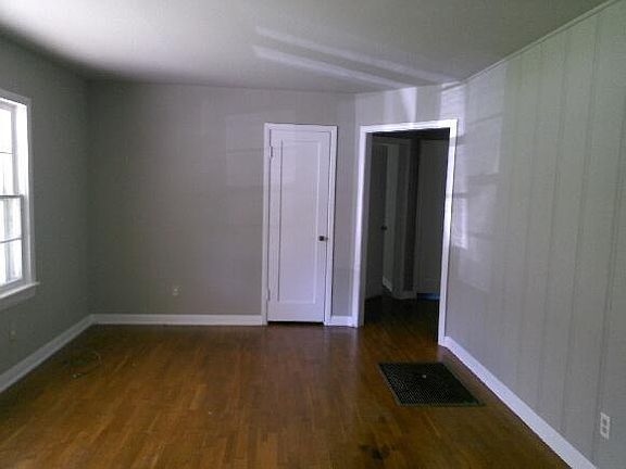 3rd image of 2202 W Wedington Dr