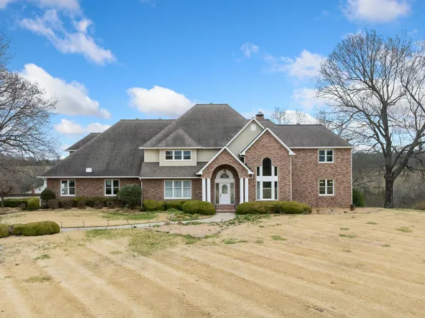 2734 Wolf Springs Rd, Harrison, AR 72601