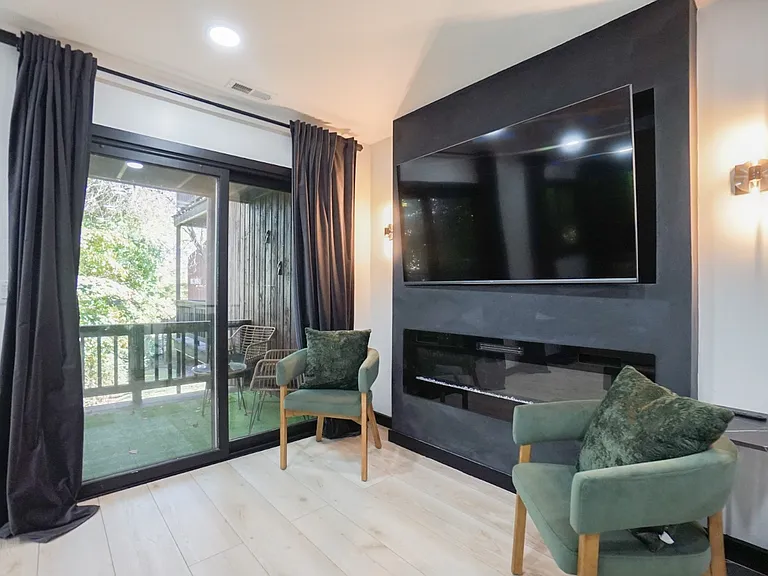 20 Augusta Dr #3 — Photo 4