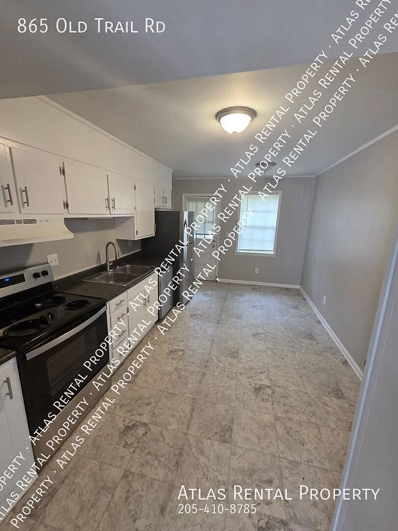 Cozy 2 Bedroom Home! Pet Friendly! — Photo 2