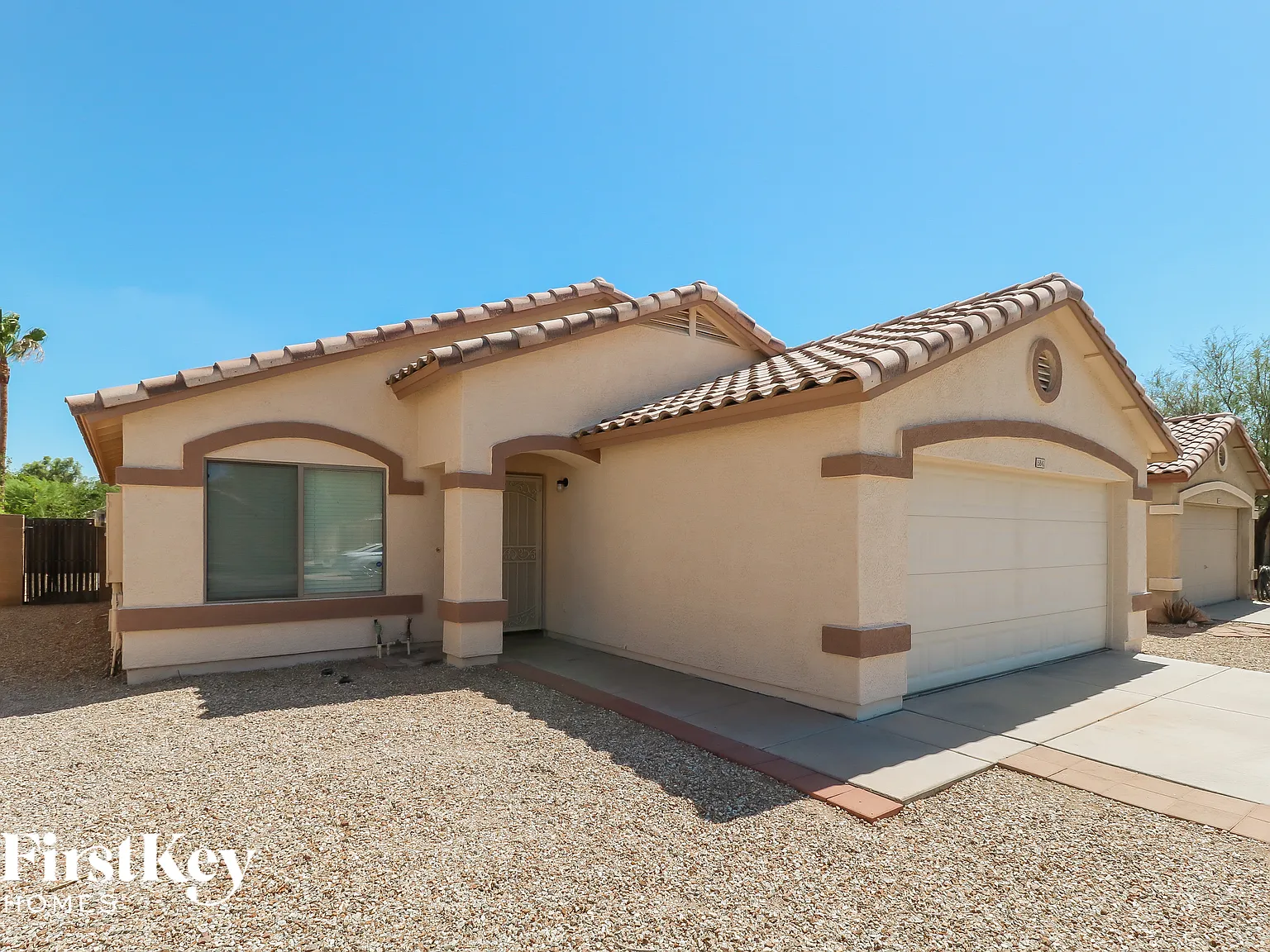 3 bed, 2.0 bath, 1224 sqft, $2,080 — Photo 2
