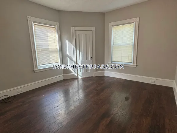 72 Stanton St APT 2, Dorchester Center, MA 02124