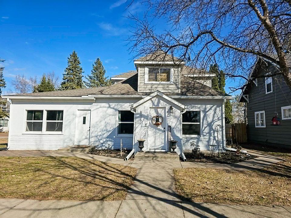 1st image of 816 N 10th St