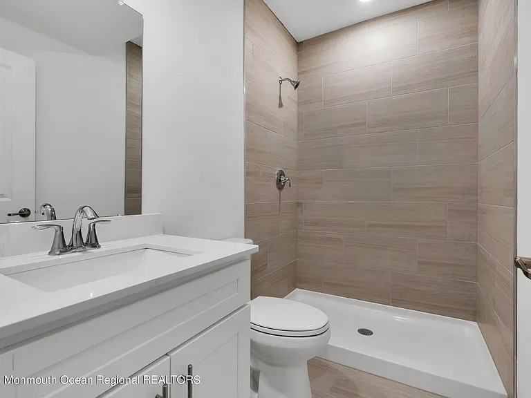 110 Woolley Ct — Photo 28
