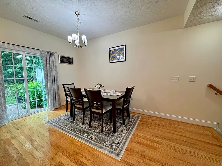 573 Spring Oaks Dr — Photo 8
