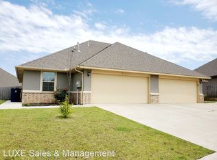 11215 Coachmans Rd, Yukon, OK 73099