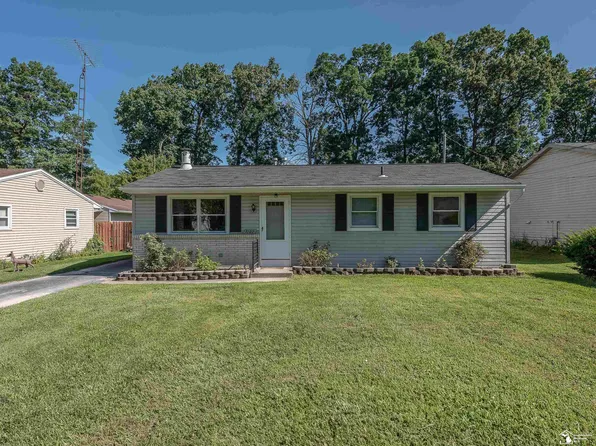 1102 Feltis Dr, Temperance, MI 48182