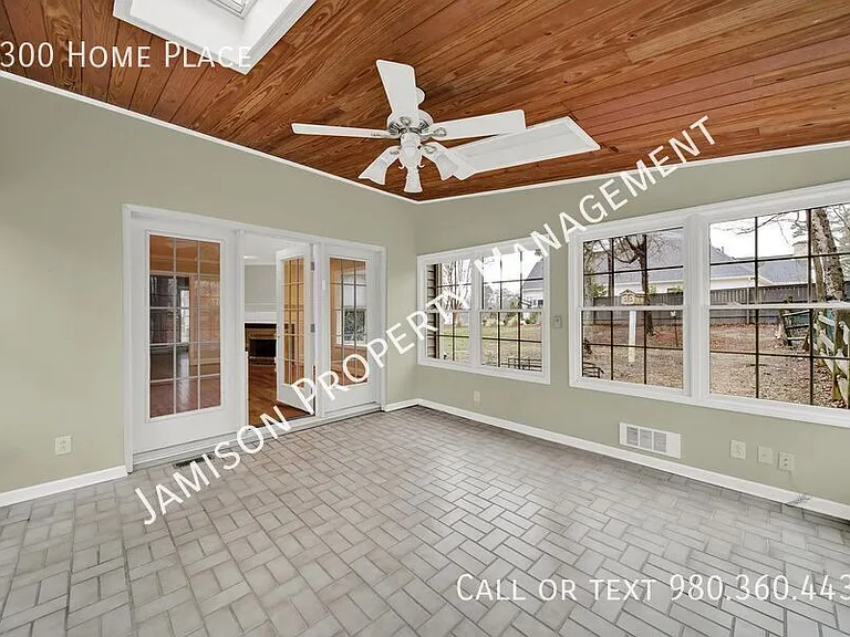 1300 Home Pl — Photo 33