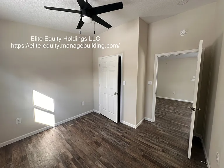 330 N Wayne St — Photo 6
