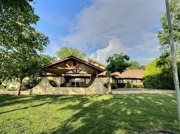 2400 N Dellrose St, Wichita, KS 67220