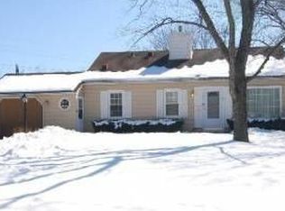 527 Hazelwood Ct, Glenview, IL