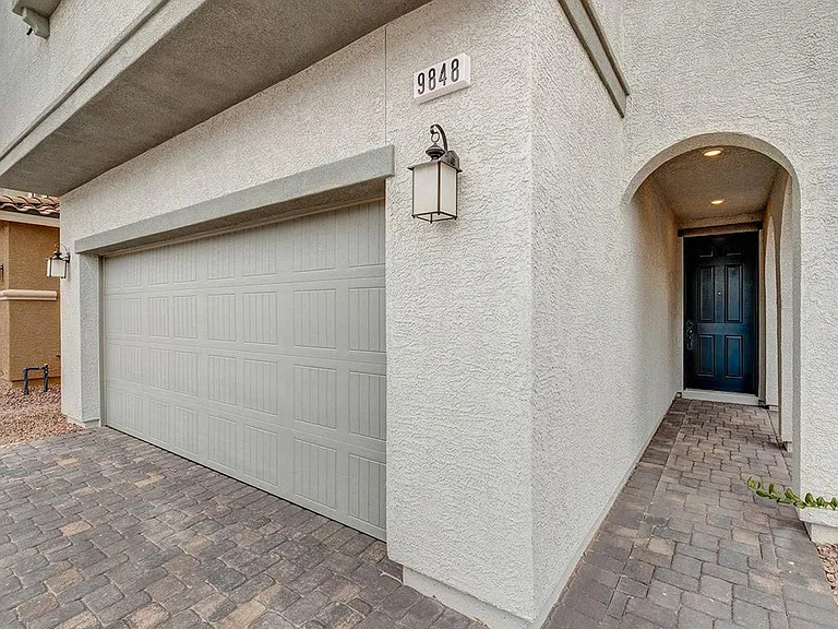 9866 Ravenswood Peak Ave — Photo 3