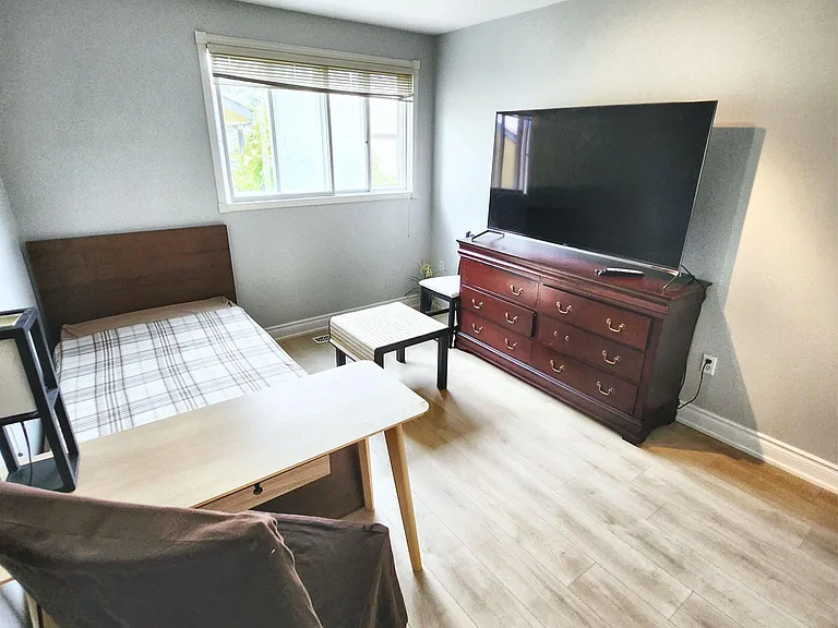 90 Napoli Dr — Photo 6