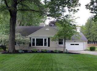 528 Bradley Rd, Bay Village, OH 44140