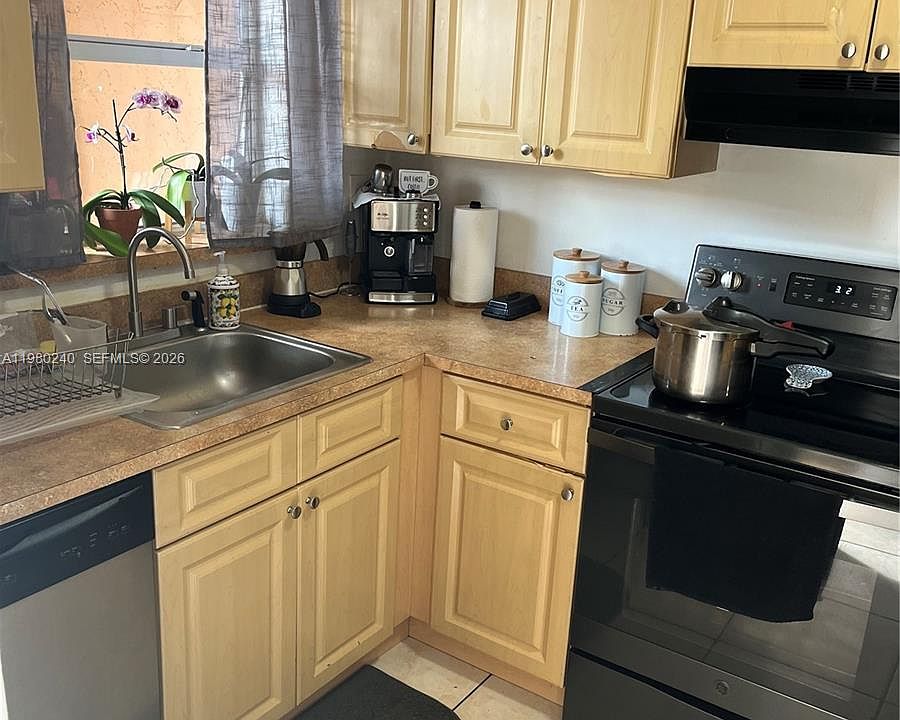 1st image of 4331 W 11th Ln #65