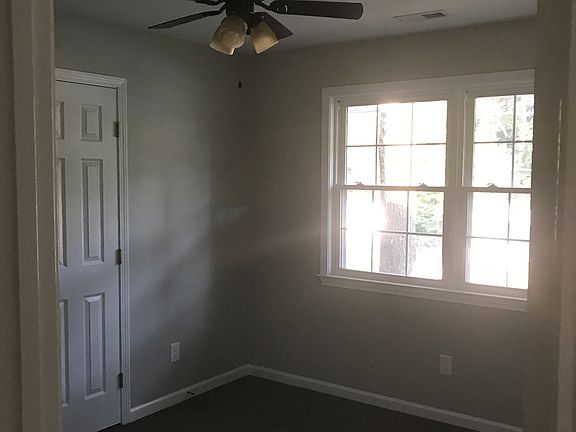 5th image of 1242 Essex Pl