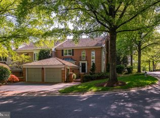9430 Turnberry Dr, Potomac, MD 20854