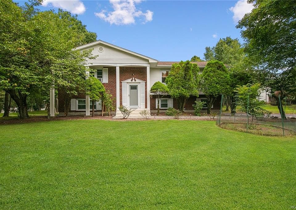 1st image of 1 Christie Dr