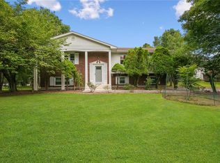 1 Christie Dr, New City, NY 10956