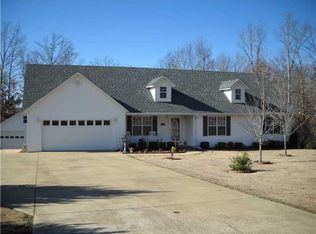 297 Country Wood, Selmer, TN 38375