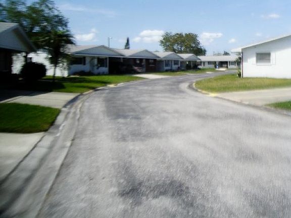 5th image of 10002 Daffodil St N