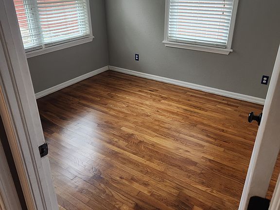 5th image of 309 W Johnson St
