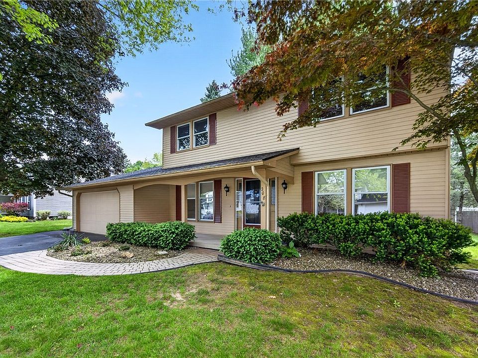 1st image of 208 Sheatree Ln