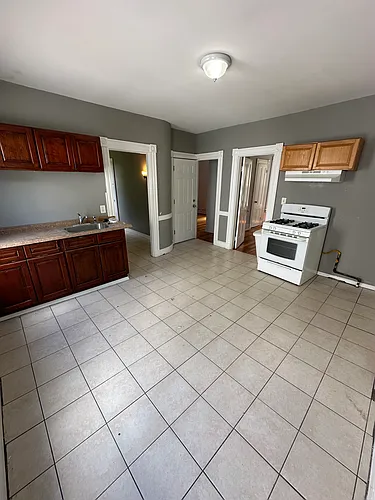 1225 Bank St #1 Photo 1