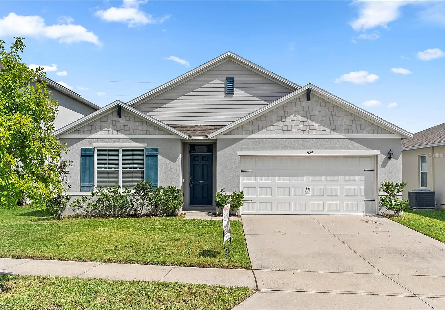 4 bed, 2.0 bath, 1828 sqft, $2,300 — Photo 1