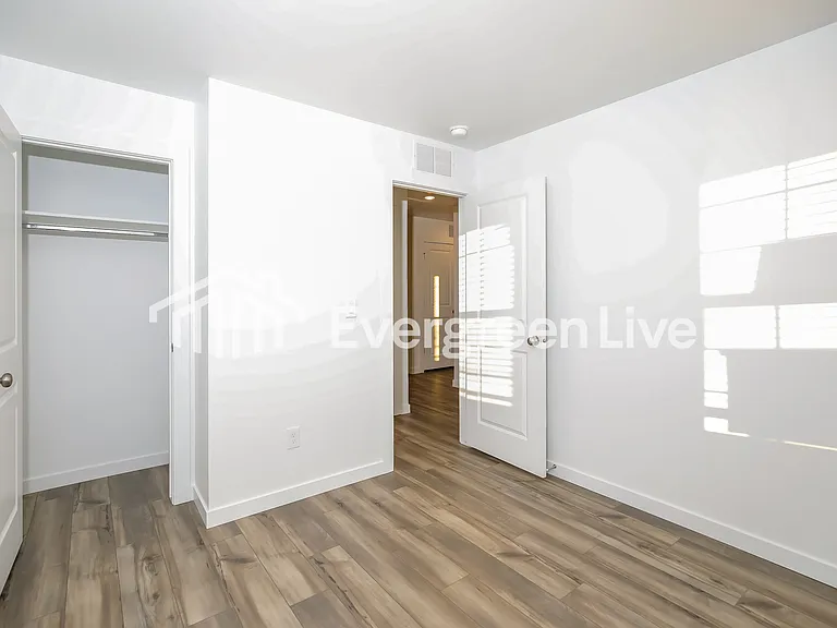 323 Lightening Ave — Photo 10