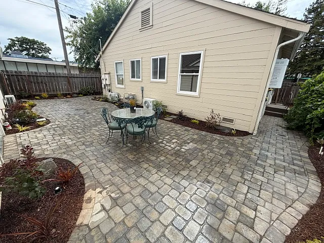 2639 Alhambra Ave — Photo 10