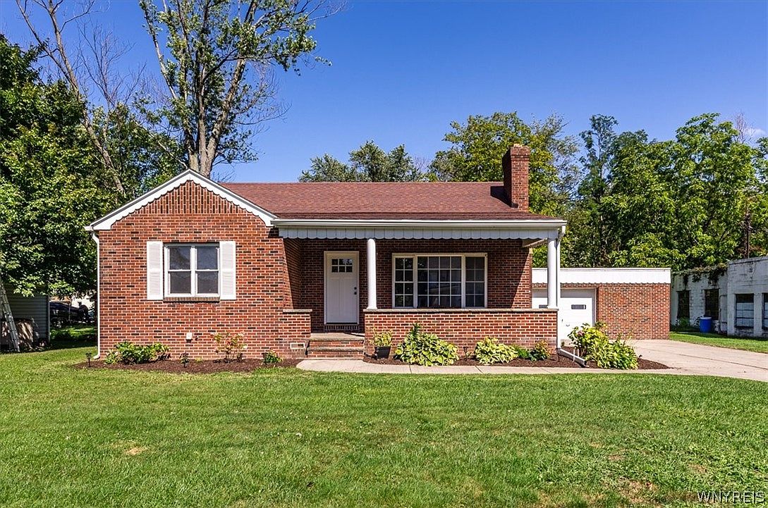 10 Hanover St, Silver Creek, NY 14136 Zillow